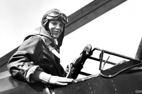 aviatrix amelia earhart